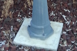 Line voltage post light