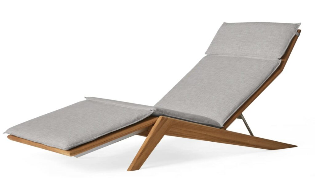 Roos patio lounge chair with Starboard Zinc cushions