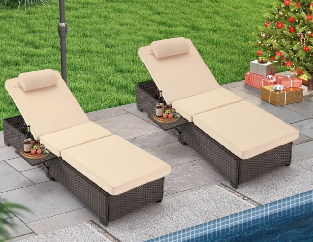 Homrest wicker lounge chairs